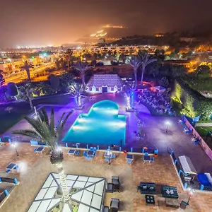 Oasis & Отель
